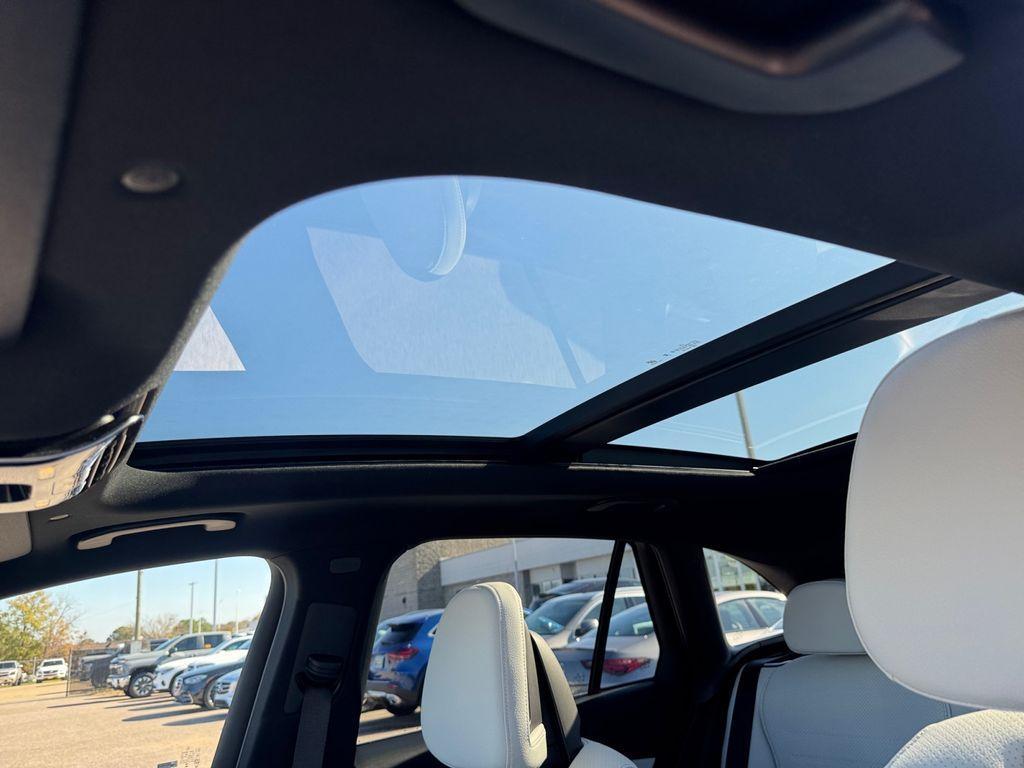 new 2026 Mercedes-Benz GLC 300 car