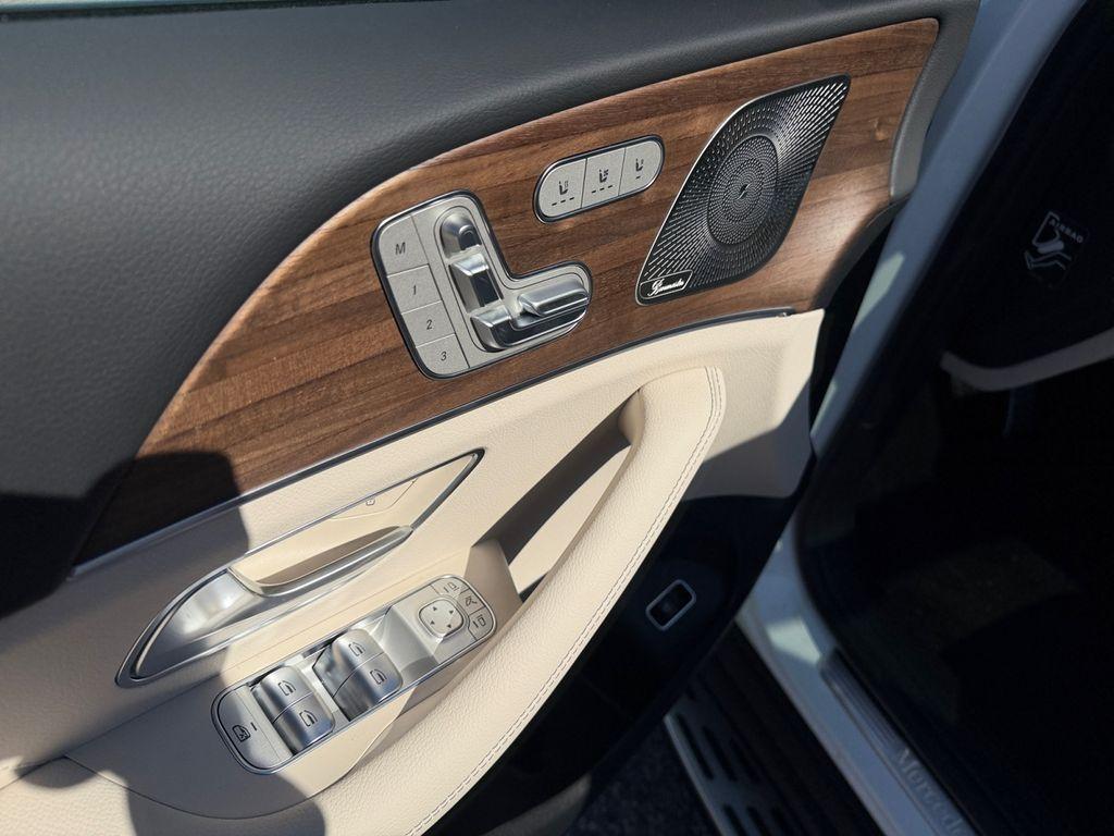 new 2026 Mercedes-Benz GLS 450 car