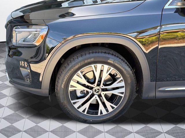new 2026 Mercedes-Benz GLB 250 car, priced at $47,195