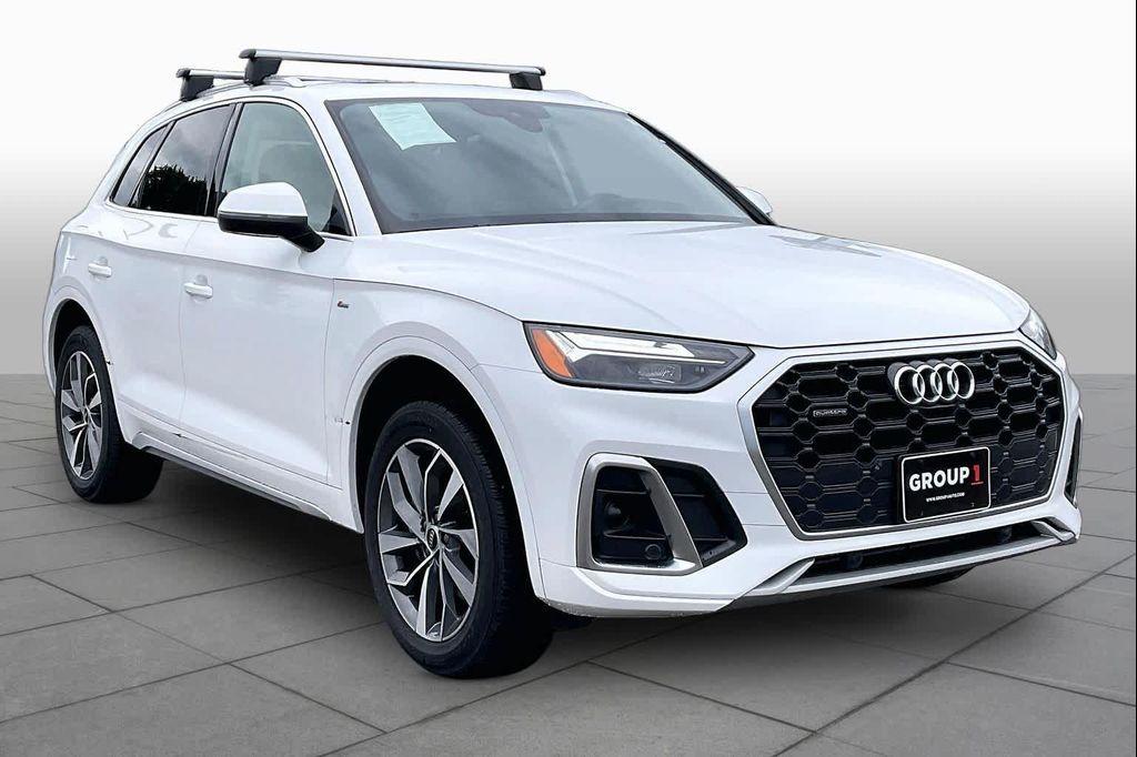 Audi Q5 view 3