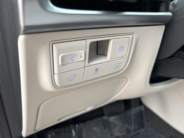 new 2026 Hyundai TUCSON Hybrid car, priced at $36,460