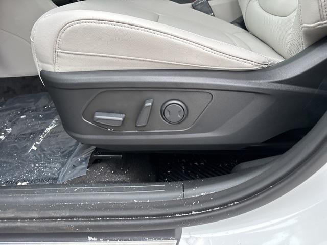 new 2026 Hyundai TUCSON Hybrid car, priced at $44,605