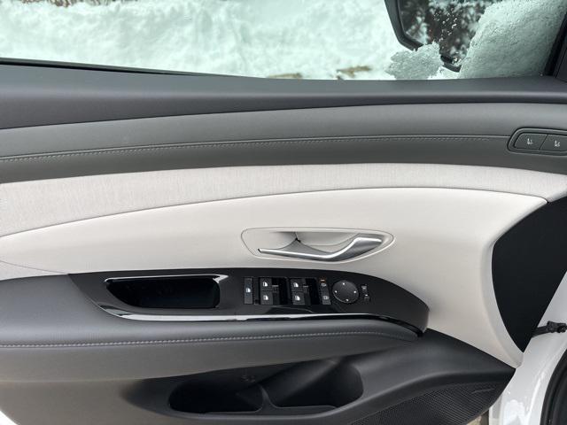 new 2026 Hyundai TUCSON Hybrid car, priced at $44,605