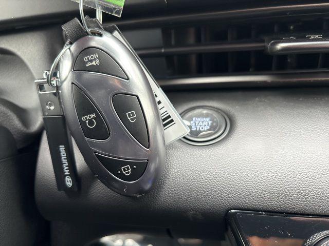 new 2025 Hyundai Elantra car, priced at $23,286