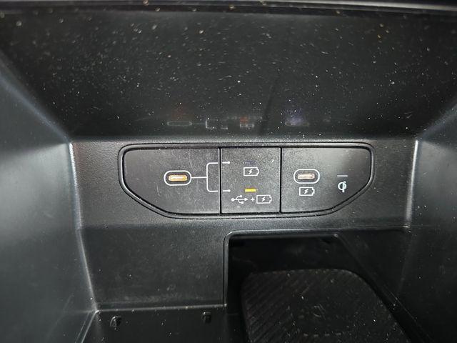used 2024 Kia Sorento car, priced at $26,424