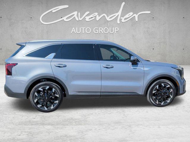 used 2025 Kia Sorento car, priced at $34,328