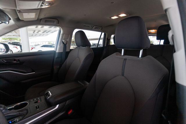 used 2023 Toyota Highlander car, priced at $26,995