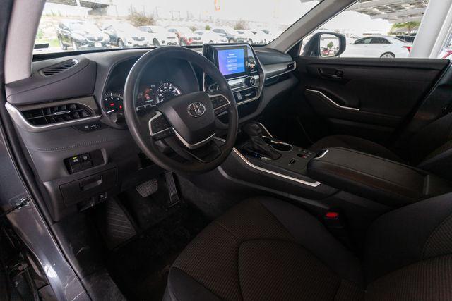 used 2023 Toyota Highlander car, priced at $26,995