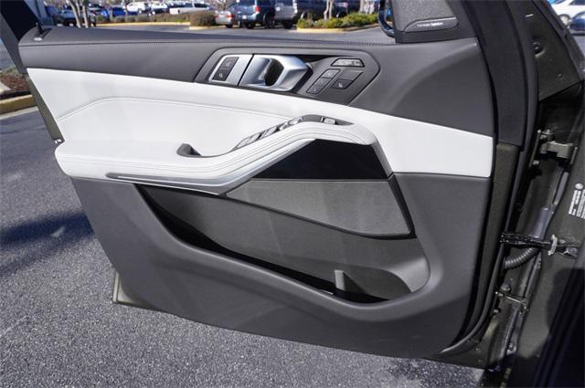 new 2025 BMW X7 car, priced at $95,455