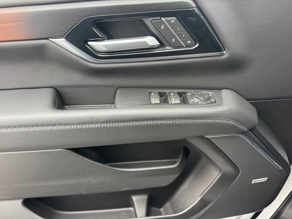 used 2025 GMC Yukon XL car, priced at $75,667