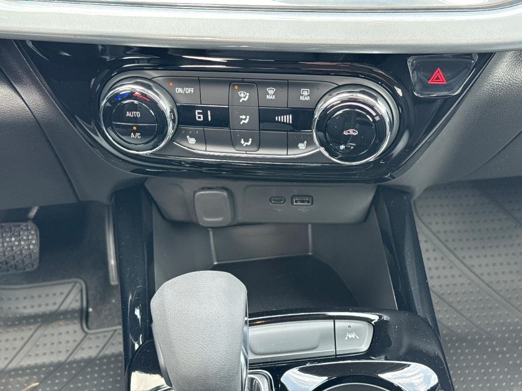 new 2025 Chevrolet Trax car, priced at $24,313