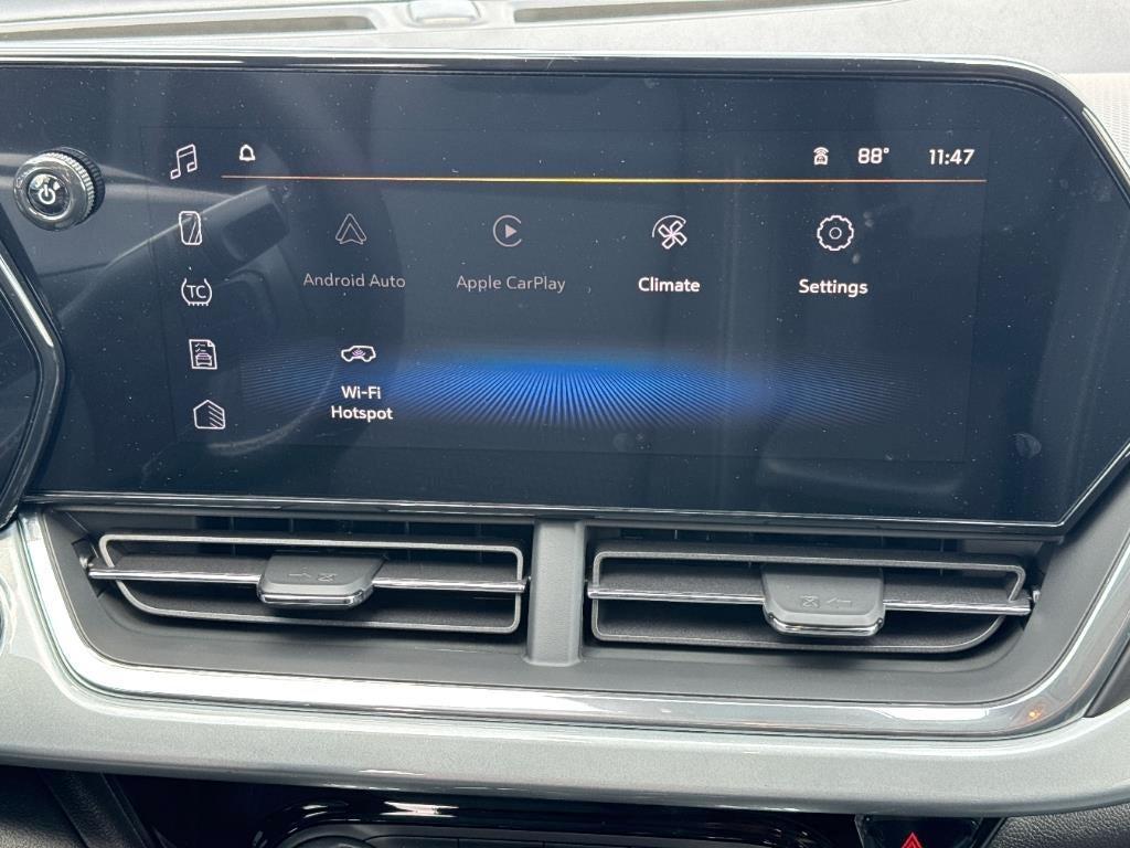 new 2025 Chevrolet Trax car, priced at $24,313