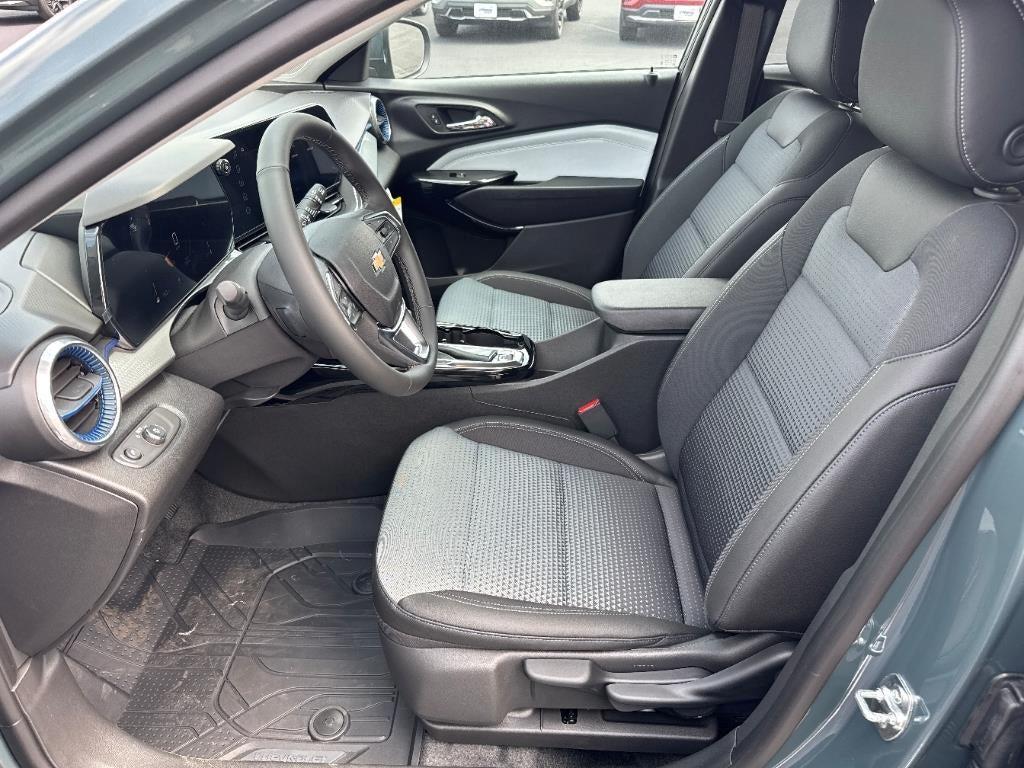 new 2025 Chevrolet Trax car, priced at $24,313