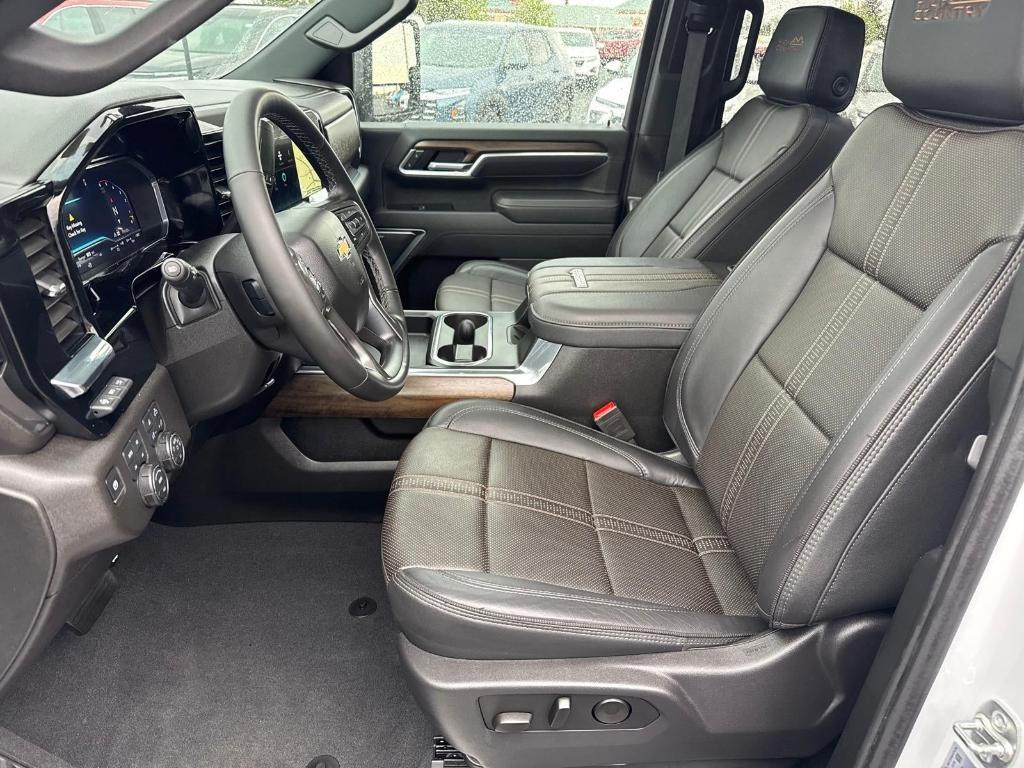 used 2025 Chevrolet Silverado 3500 car, priced at $77,427