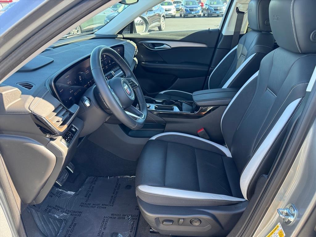 used 2025 Buick Envision car, priced at $30,885