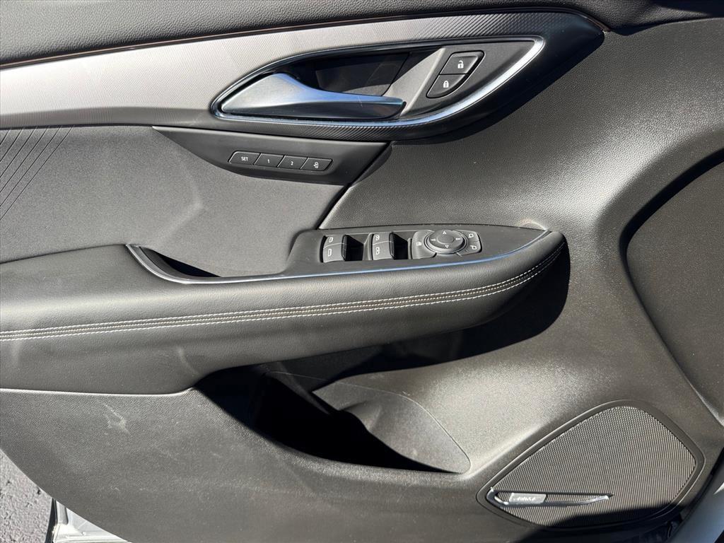 used 2025 Buick Envision car, priced at $30,885