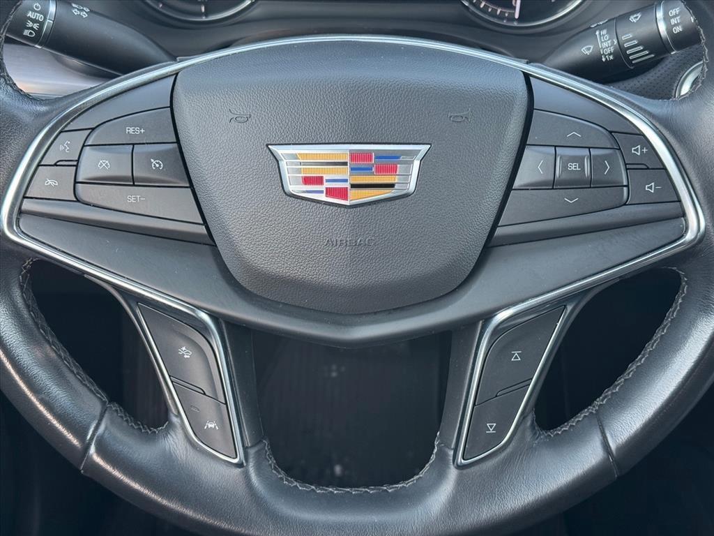 used 2021 Cadillac XT5 car, priced at $22,983