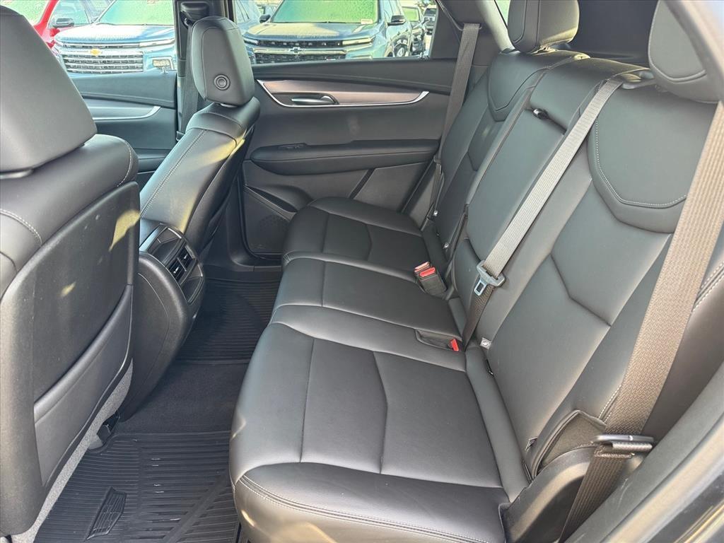 used 2021 Cadillac XT5 car, priced at $22,983