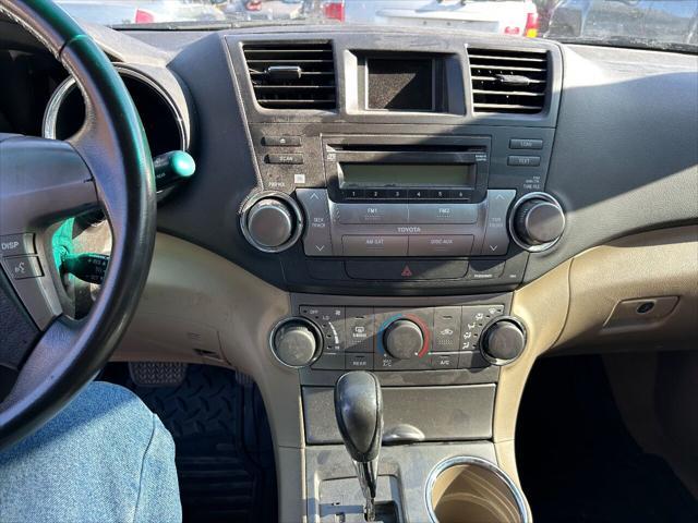 used 2008 Toyota Highlander car, priced at $6,950