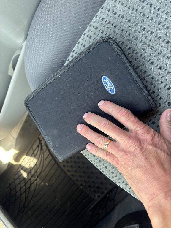 used 2006 Ford Focus car, priced at $5,450