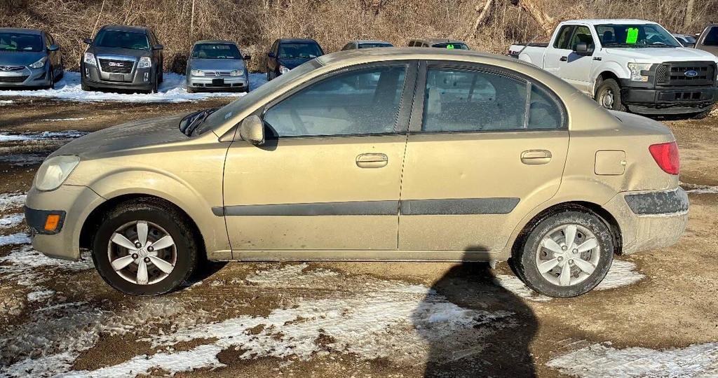 used 2009 Kia Rio car, priced at $4,950