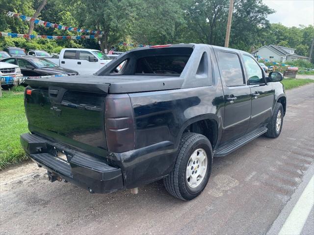 used 2009 Chevrolet Avalanche car, priced at $8,950