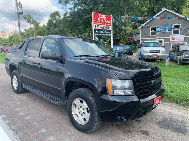 used 2009 Chevrolet Avalanche car, priced at $8,950
