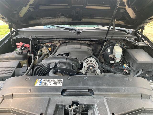 used 2009 Chevrolet Avalanche car, priced at $8,950