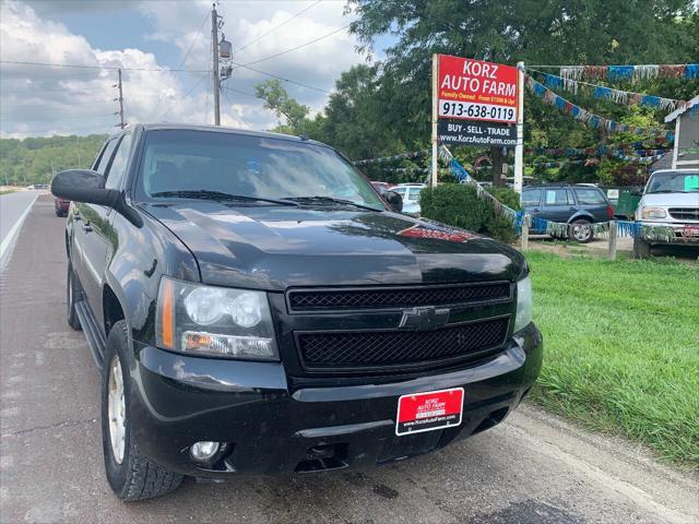 used 2009 Chevrolet Avalanche car, priced at $8,950