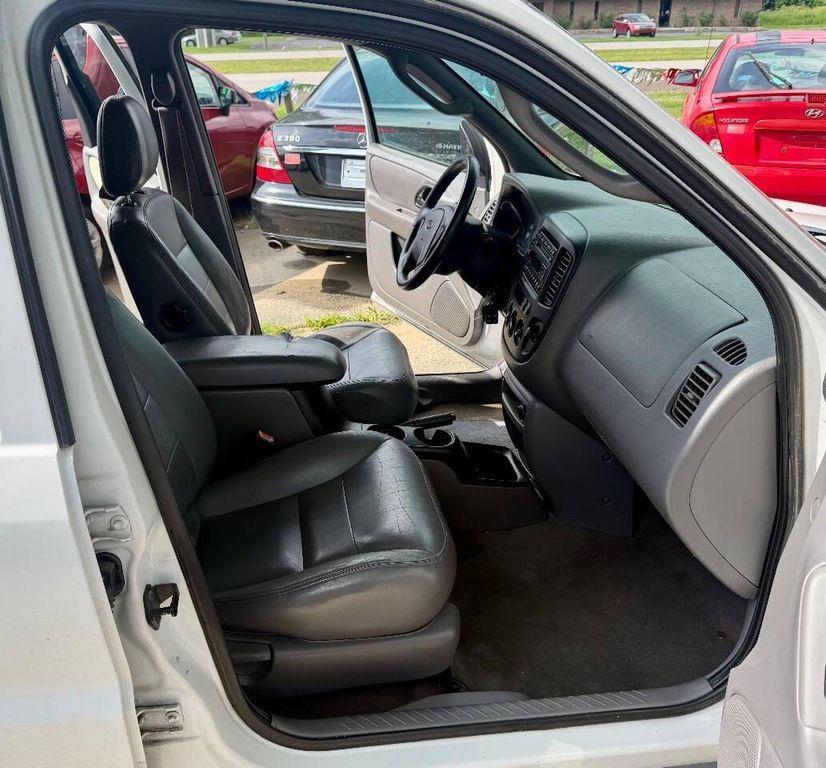 used 2002 Ford Escape car, priced at $2,950