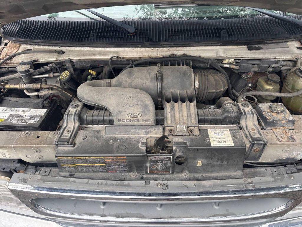 used 2000 Ford E150 car, priced at $3,450