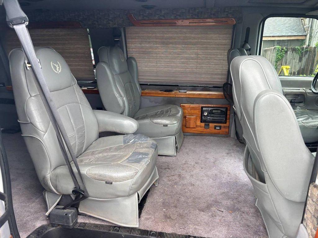 used 2000 Ford E150 car, priced at $3,450