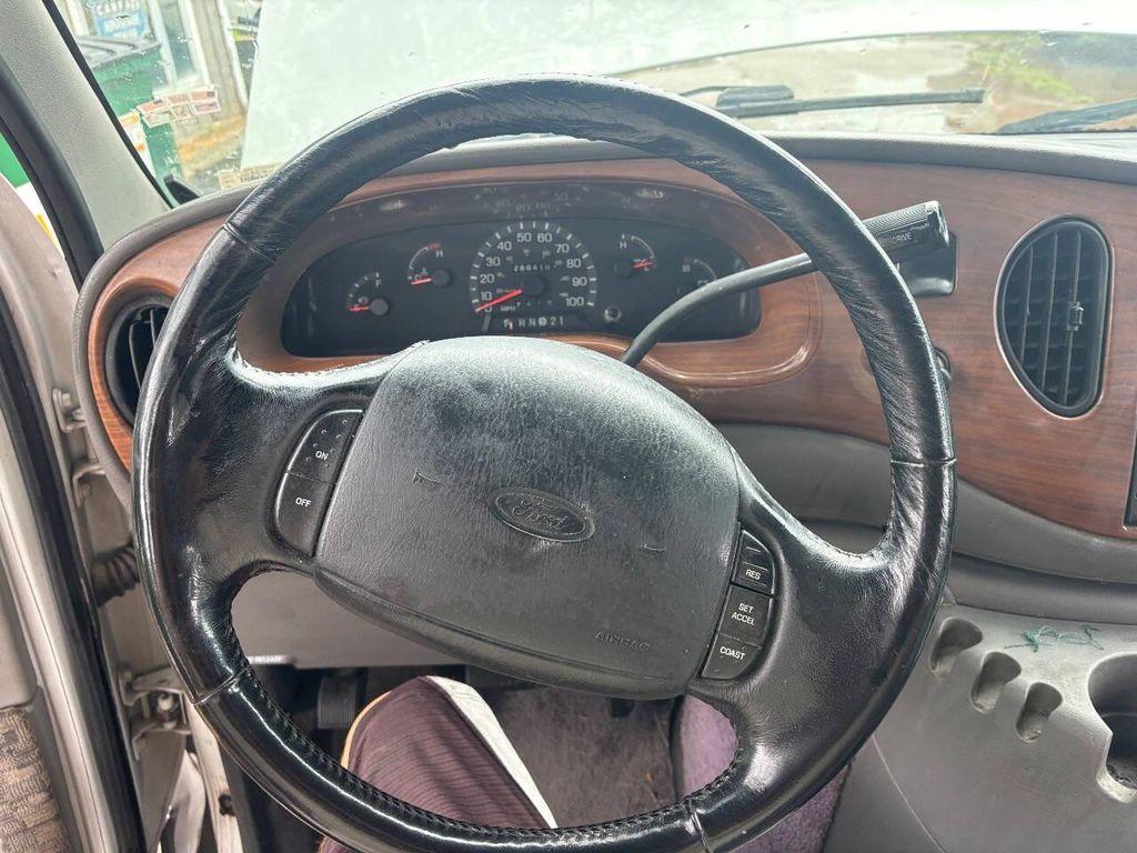 used 2000 Ford E150 car, priced at $3,450