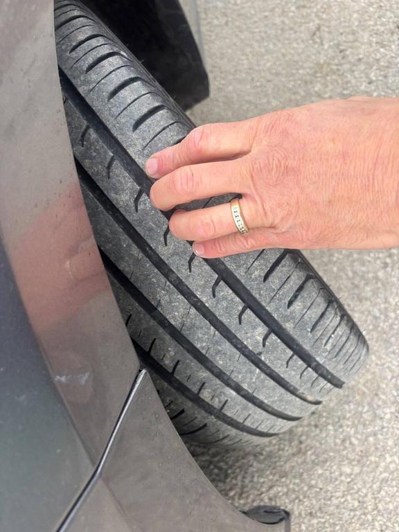 used 2010 Ford Focus car, priced at $5,450