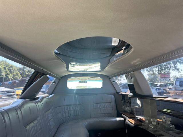 used 1999 Lincoln Town Car car, priced at $5,955