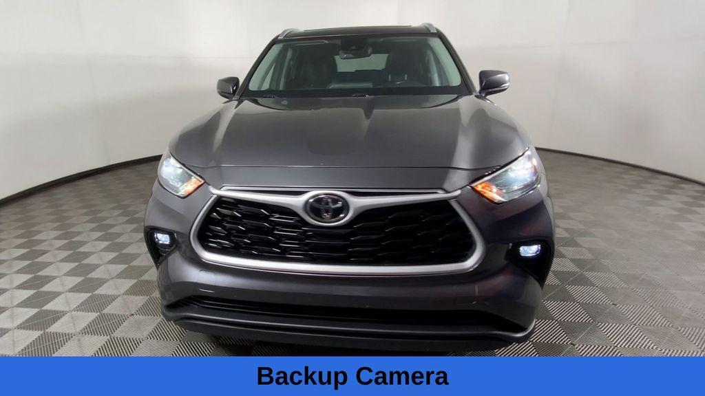 used 2022 Toyota Highlander car, priced at $26,500