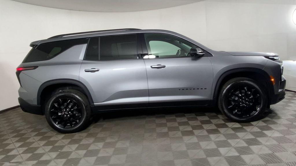 new 2026 Chevrolet Traverse car, priced at $45,070