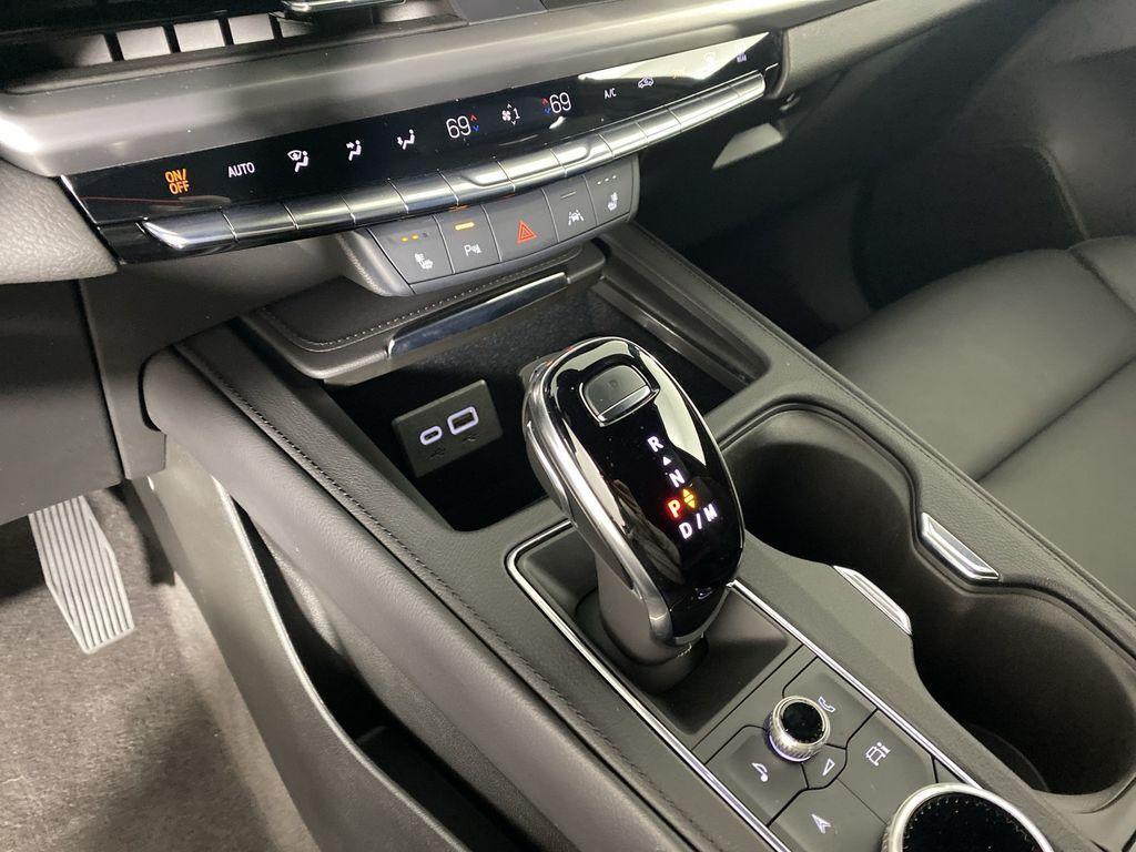 used 2025 Cadillac XT4 car, priced at $35,500