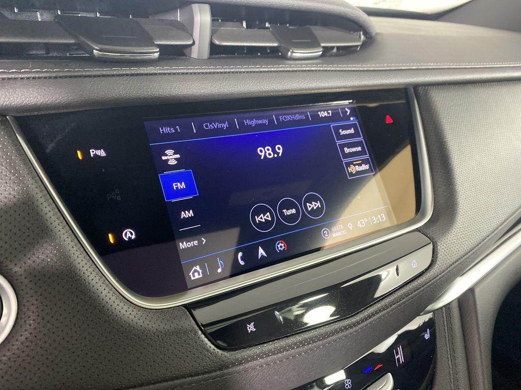 used 2025 Cadillac XT5 car, priced at $39,000