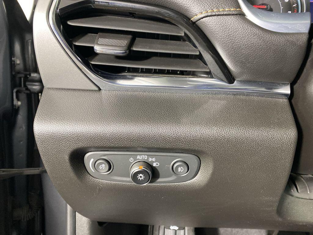 used 2021 Chevrolet Traverse car, priced at $23,500