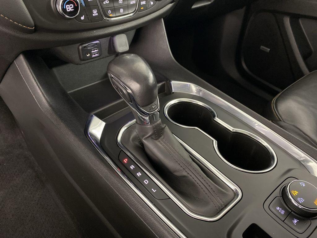 used 2021 Chevrolet Traverse car, priced at $23,500