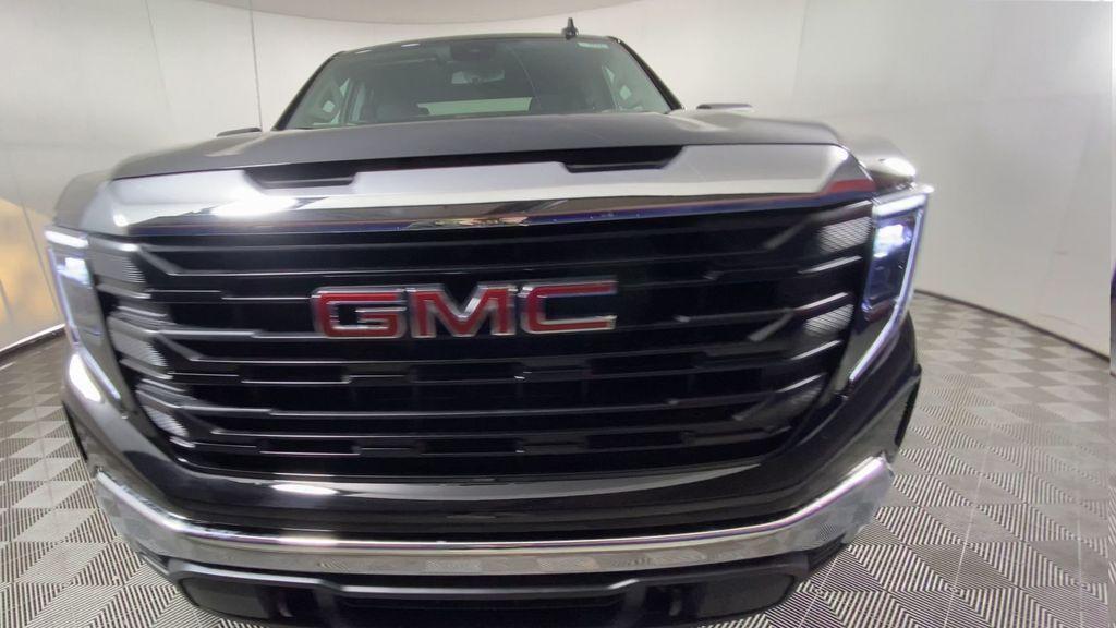 new 2026 GMC Sierra 1500 car, priced at $47,725
