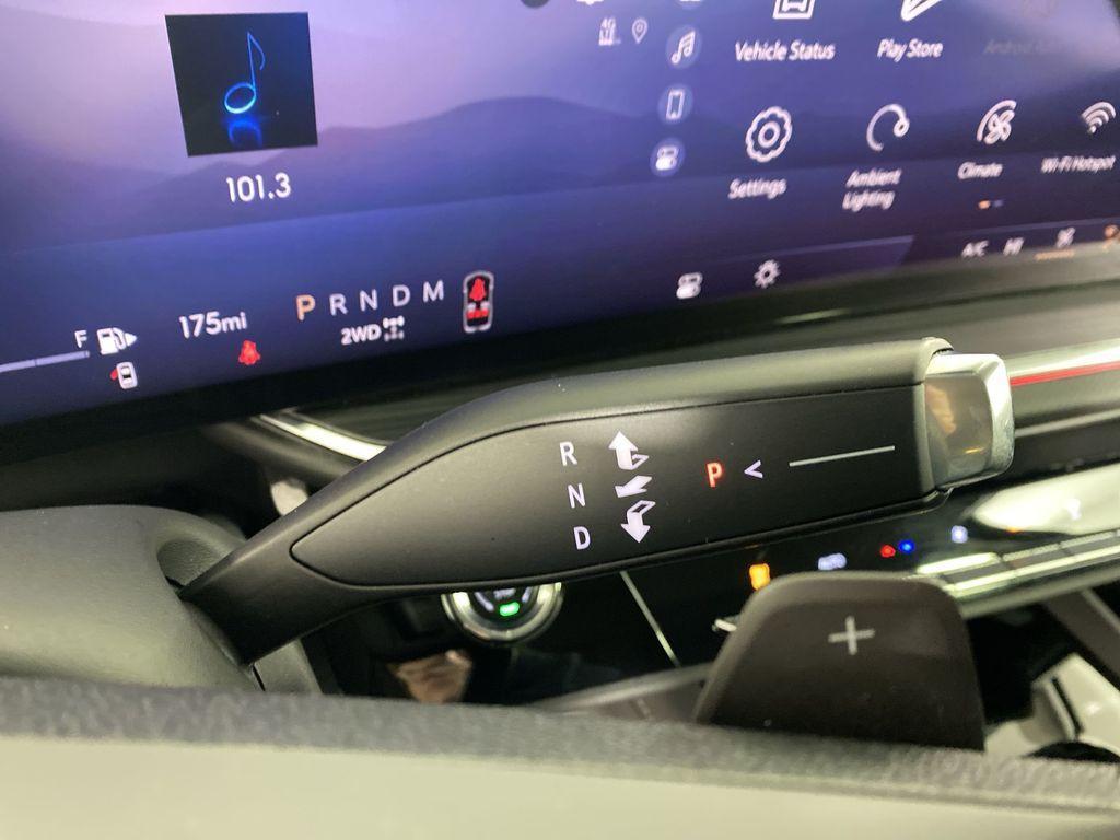 used 2025 Buick Envision car, priced at $27,000