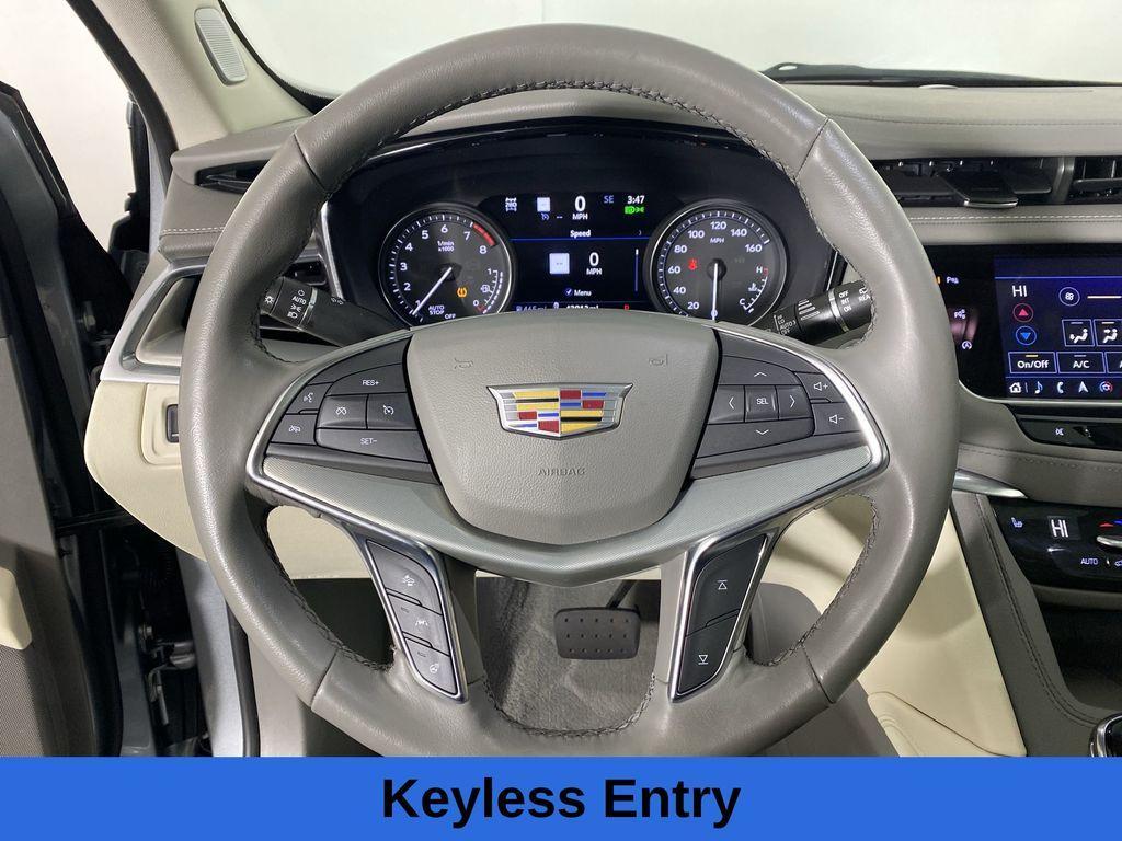used 2023 Cadillac XT5 car, priced at $29,000