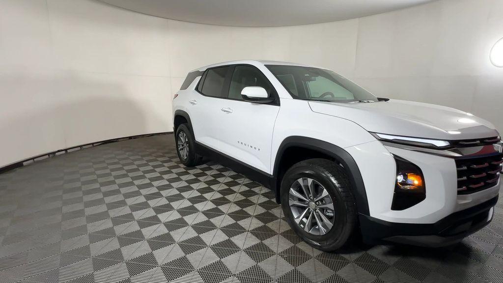 new 2026 Chevrolet Equinox car, priced at $33,170
