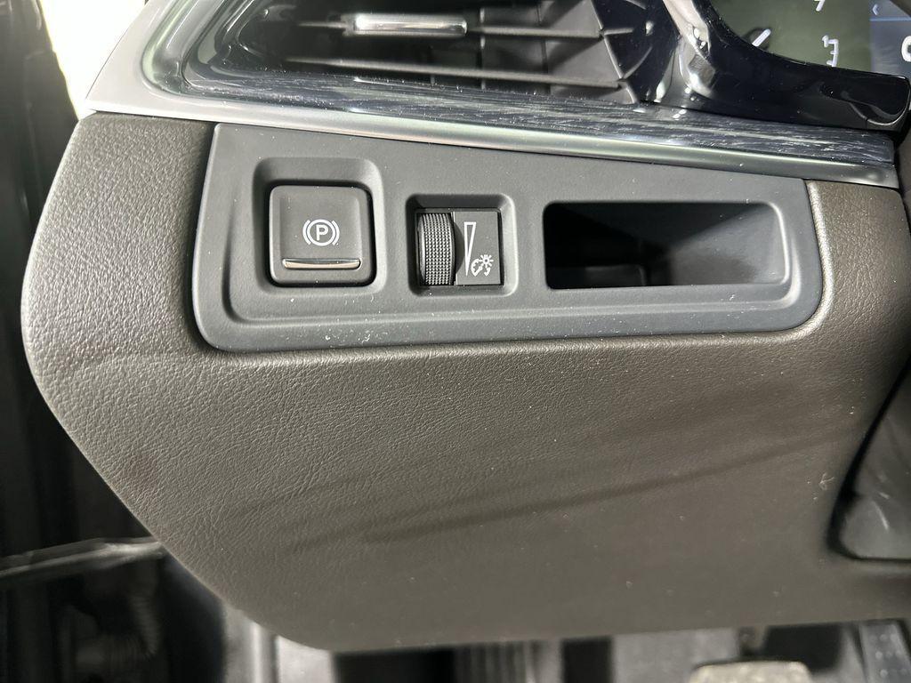 used 2023 Cadillac XT5 car, priced at $31,000