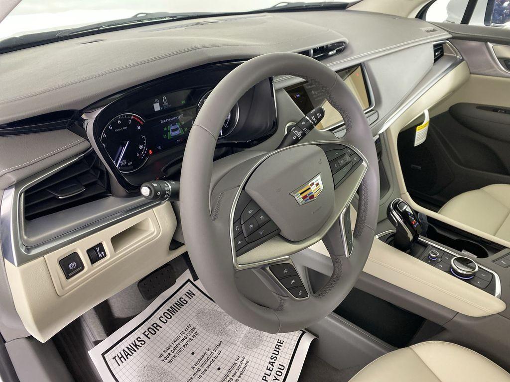 new 2025 Cadillac XT5 car, priced at $53,740