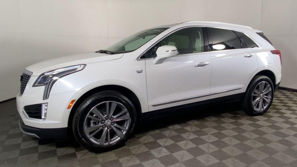 new 2025 Cadillac XT5 car, priced at $53,740