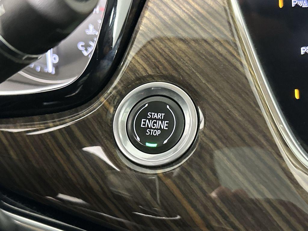 used 2023 Cadillac XT6 car, priced at $32,448