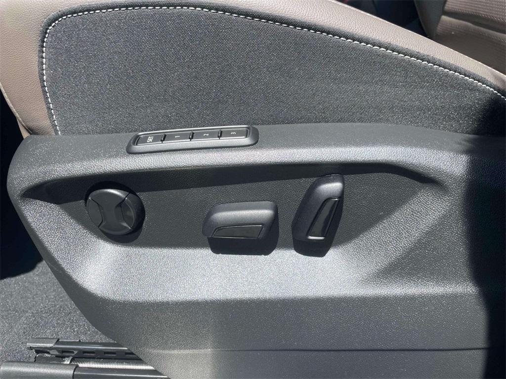 new 2024 Volkswagen Atlas car, priced at $47,891